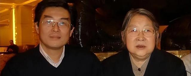 毛主席的外孙孔继宁说我只抽最普通的“中南海”，这种烟4元一盒