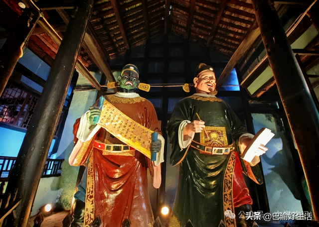 重庆丰都名山鬼城景区，里面到底啥样？