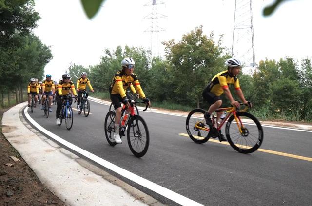 河北这条天路美出圈，快来挑战380道弯→