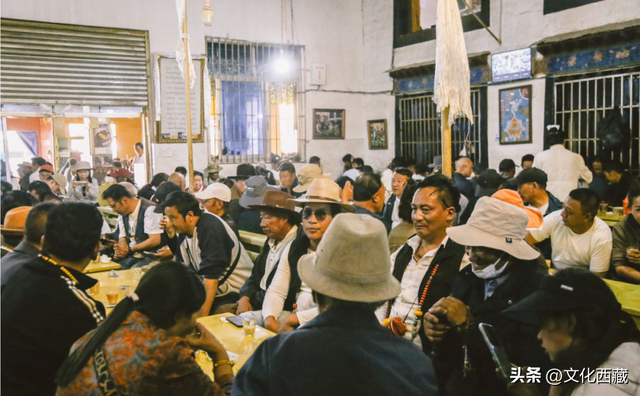 《西藏组画·牧羊人》卖出1.61亿！而你的西藏旅行是无价的！