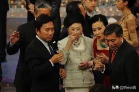 半个铜锣湾都是他家的，一年收租躺赢赚20多亿，如今生意越做越大图片