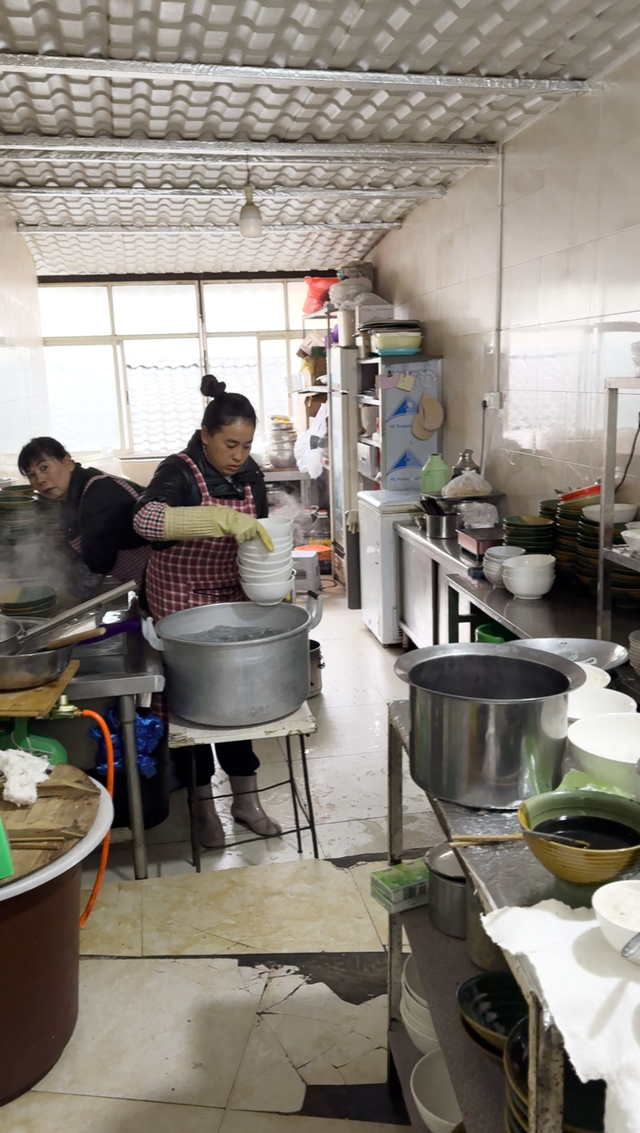 昆明官渡本地人的“8大地下美食清单”，推翻91%的网红攻略，避坑