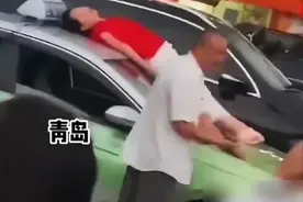 青岛一女子车顶裸舞后续口出狂言叫嚣高清照片流出疯狂在车顶蹦迪图片