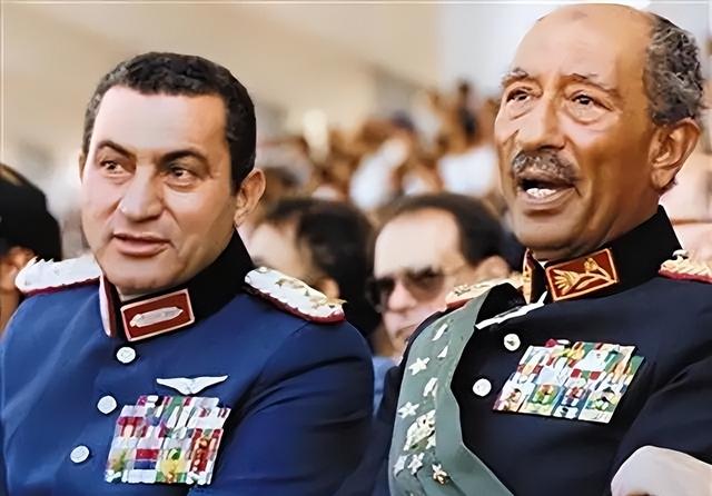 卡扎菲死前：躲进下水道被揪出，对打了他两巴掌的士兵说了两句话