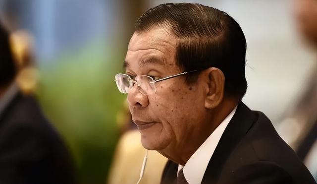 第三国加入战团！泰柬还未止戈，老挝又突然对柬开火，激烈冲突爆发，腹背受敌的洪森这下麻烦大了