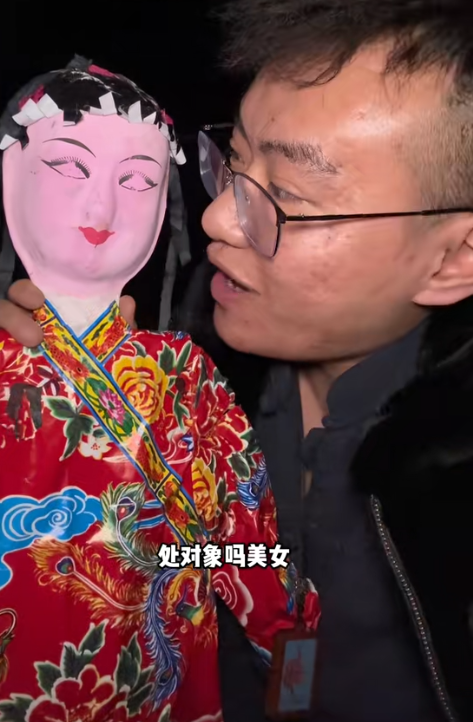 2年前，那个砸神像、睡坟场“八字命硬”的网红，如今怎么样了？