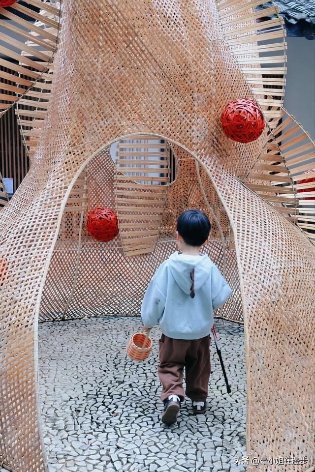崇州竹艺之旅，带娃去去逛竹村、玩竹编、爬竹山、捡秋竹