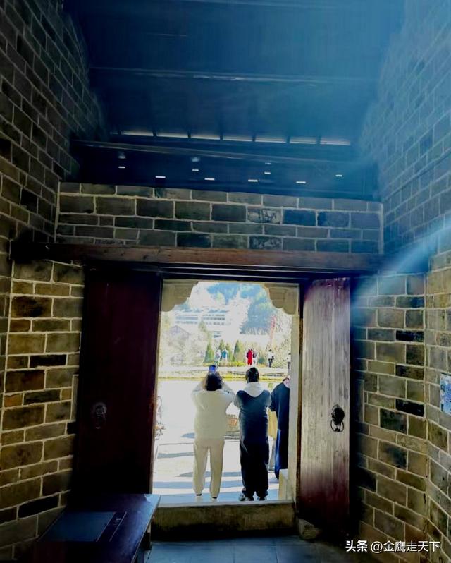 皖鄂之巅迎远客 山水红韵架桥梁——东北旅行商媒体走进天堂寨考察