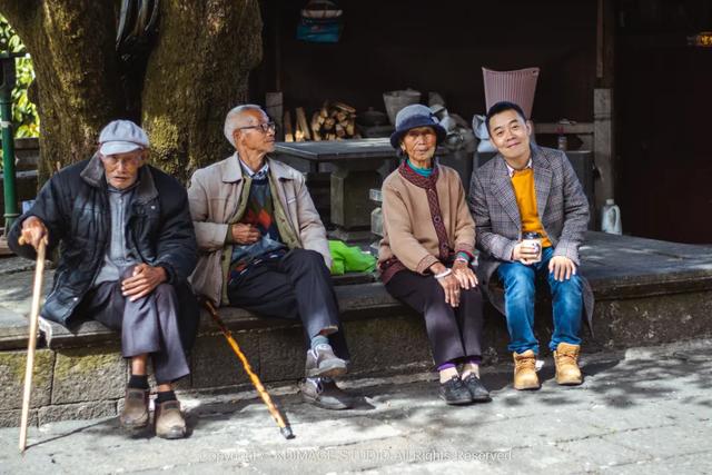 我愿称腾冲为秋季的天花板！银杏、温泉、古镇，来过的人都不想走