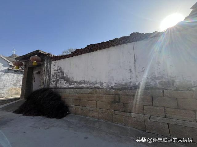 石斑鸠村	，一座大山深处有着古老历史和众多红色革命故事的小山村