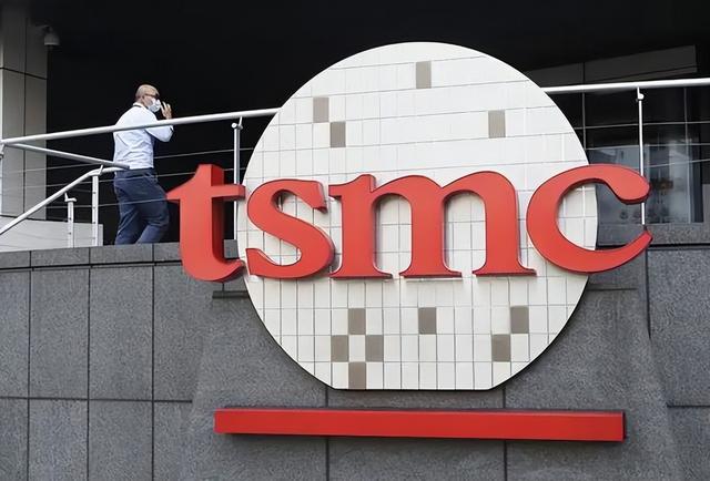 75岁芯片大佬潜逃美国！带核心技术机密，中国半导体经济警报拉响