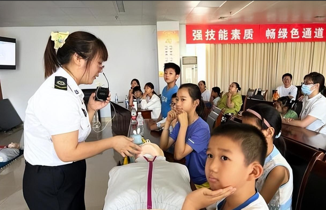 教育部扔下重磅炸弹：2026年开始，全国一律不准再买校外商业试卷