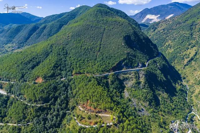 看丽宁十八弯未必要去观景台,我遇见个野生小土坡,视角也挺不错