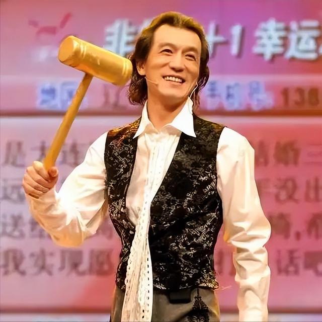 李咏也没想到，自己离世8年后，23岁的女儿就走上一条“不归路!”