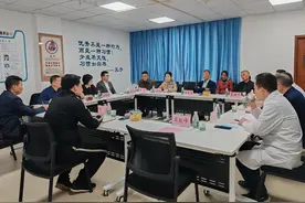 国家康复医学领域的领军人物励建安院士来岳阳市中医医院带教指导图片