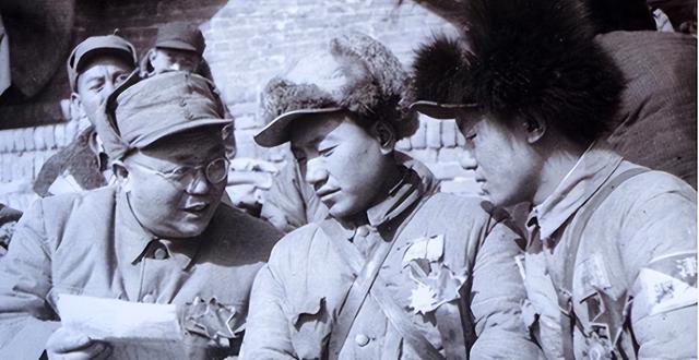 1950年，解放军剿匪到尼姑庵，一战士：这个小尼姑的胸脯有点大！