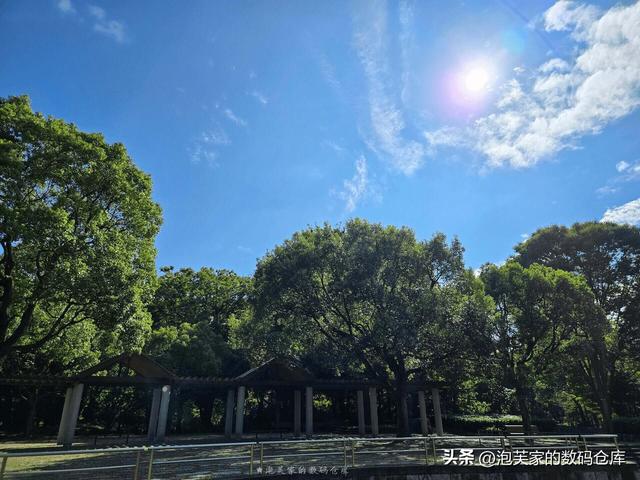 非凡价格 非凡体验 华为Mate XT体验 2万块和Z Fold6打的有来有回