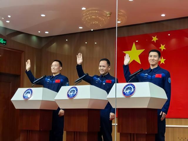 神舟二十一号成功发射！美国封锁失败，中国2030年前实现载人登月