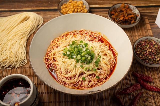 为什么不吃米饭、面条等主食后，体重会快速下降？