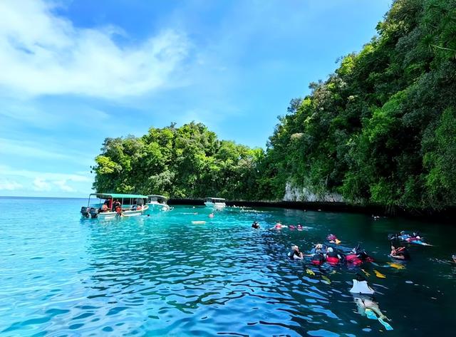 一年赚大陆游客14亿！转投美澳后竟拒接中国航班，该国现状如何？