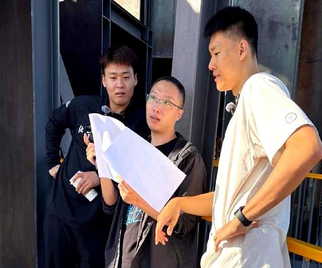 超级豪阵！京媒暗示曾凡博回归，国产5虎无解，张云松手握2个名额