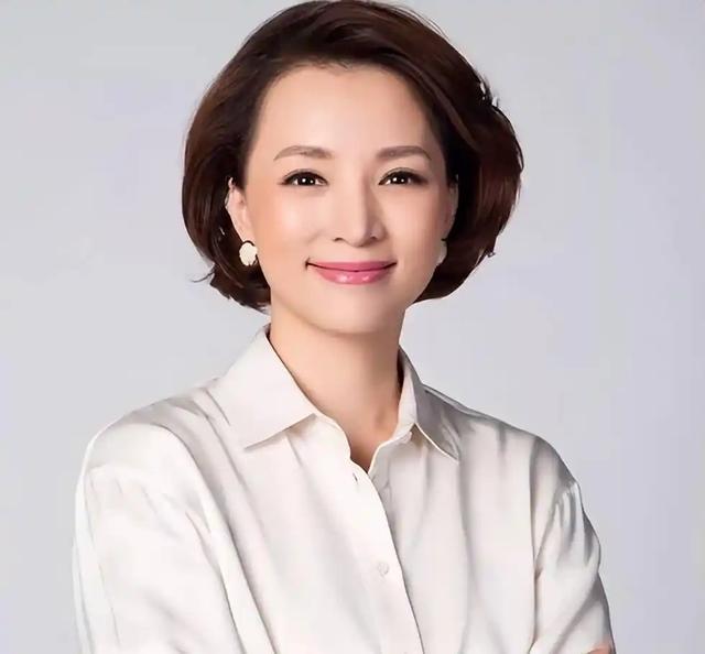 赔了夫人又折兵，从央视一姐到销声匿迹，嫁富豪的董卿失算了