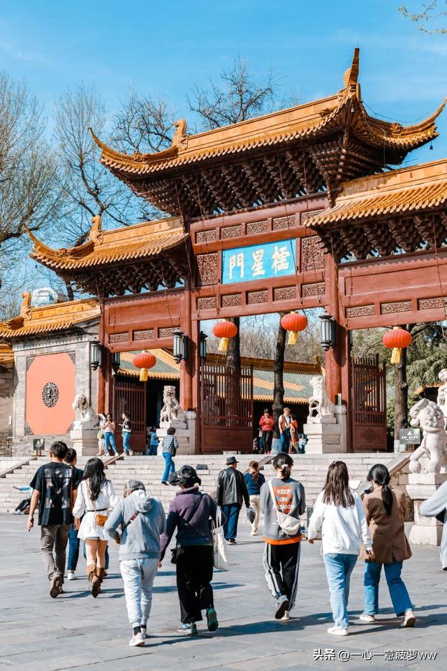 南京地铁 5 号线逛吃攻略：坐着地铁解锁主城烟火气