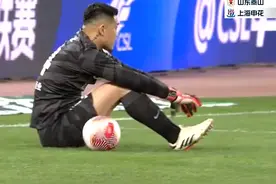 全场最差！王大雷成射正亡，赛后评分不及格，国足新宠爆雷？图片