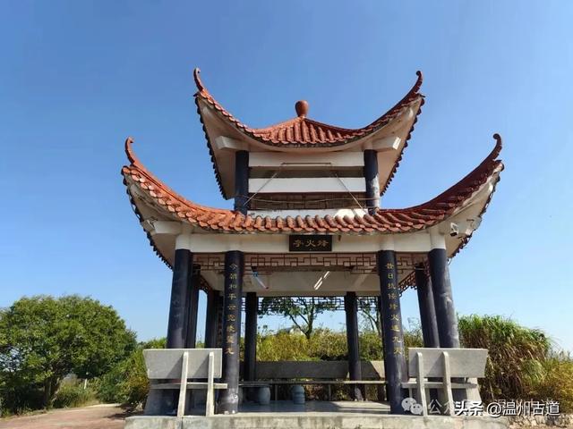 周末休闲好去处！探寻汉朝古寨千年古村，登悬空观景台一览绝美