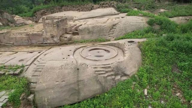 重庆北碚有座龙头山，山上有座400多年的明代老庙，叫“观音堂”