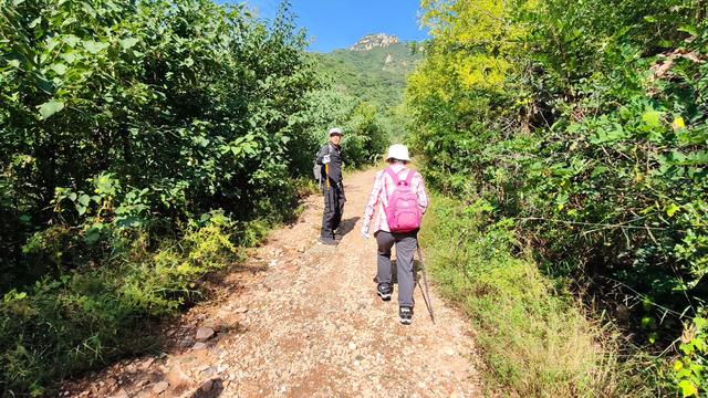 五峰山小石人-落鹰岩环穿游记