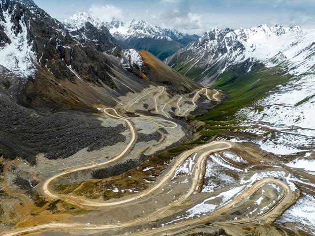 国内最“贵”的1条自驾线，完整走一圈10万起，退休后必走一趟！