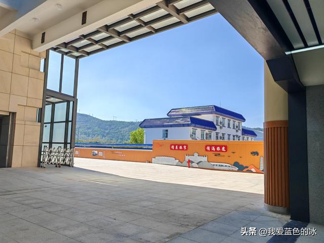 一个小时由河源来到相邻的难兄难弟梅州市