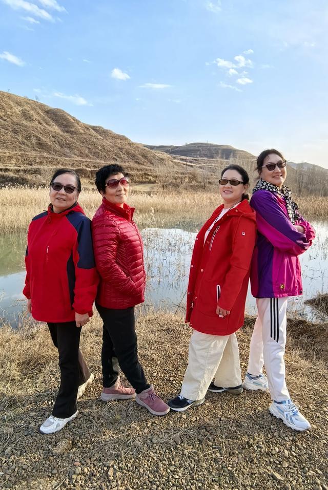 宣化瓦窑头水库芦苇成片,水天一色值得观看