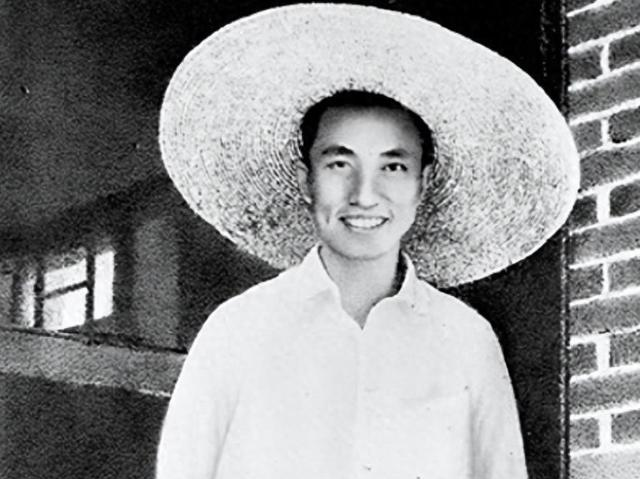 15岁入党，18岁和主席结婚，如今仍健在，却几乎不露面