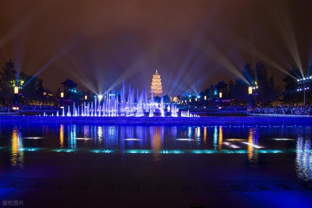 别再乱冲西安！这3个网红地坑哭人，老陕只去巷子里找味