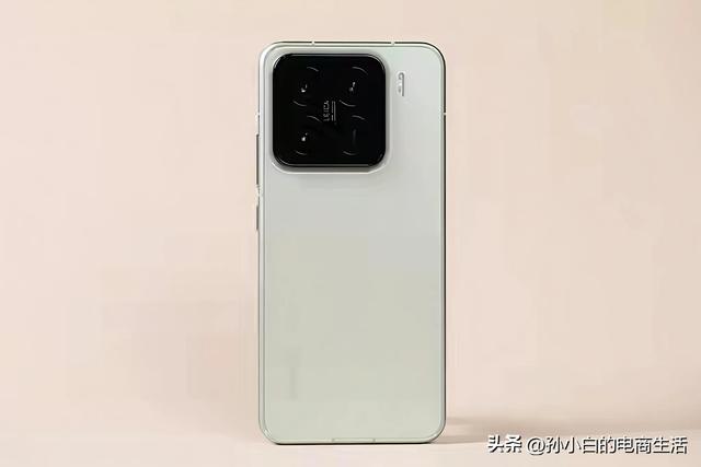都是3199元，小米15和一加13哪个更强？该怎么选？