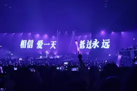 2024演唱会经济爆热，“行走的GDP”如何留住？图片