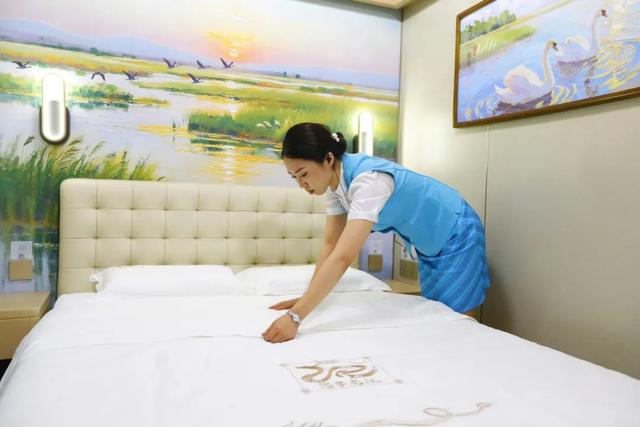 有大床房、能洗澡！这趟软卧列车出发啦！