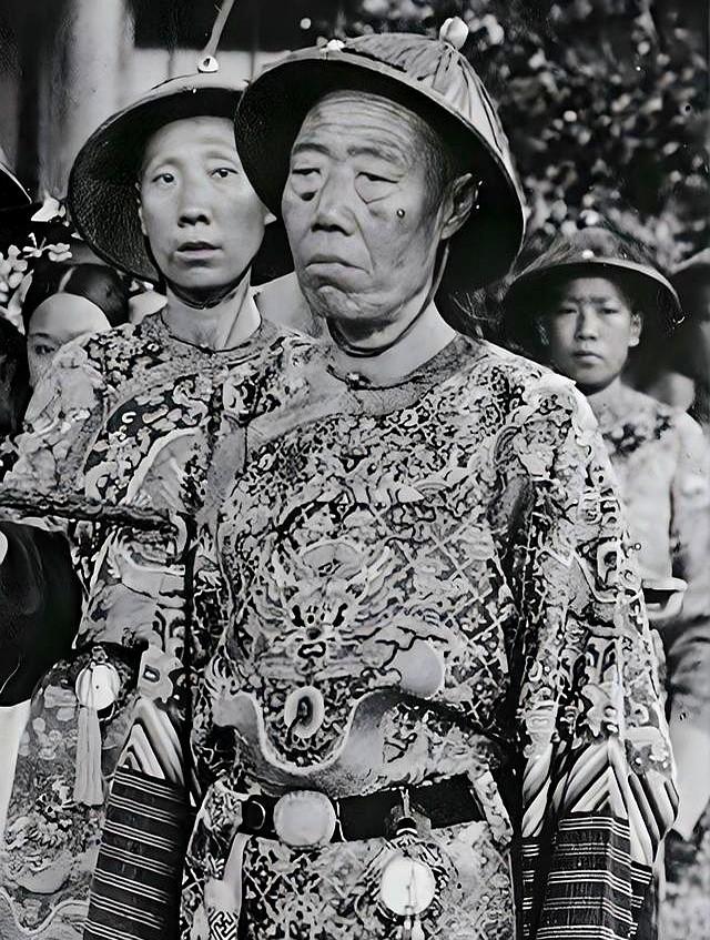 清朝灭亡后，李莲英姐姐才敢说出实情：慈禧其实不是病死的！