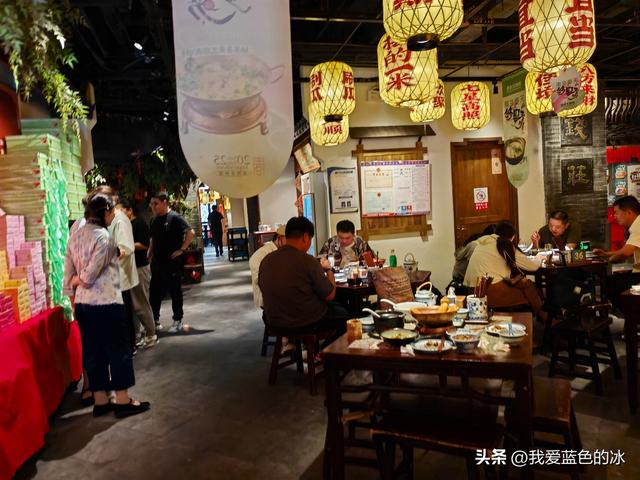 以吃的名义南京一日游：南京大牌档的午餐，四个招牌菜点了三样