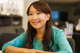 曾与邓丽君齐名！并把三个儿子都送入斯坦福，她是怎样做到的？图片