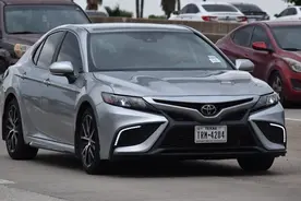 10 款离地间隙较高的轿车图片