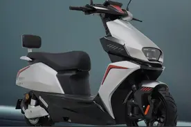 推荐三款小刀爆款的电动车，极速70km/h，最高续航200公里！图片