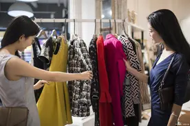 实体店一件衣服500元，电商同款却只卖几十元，问题究竟出在哪？图片