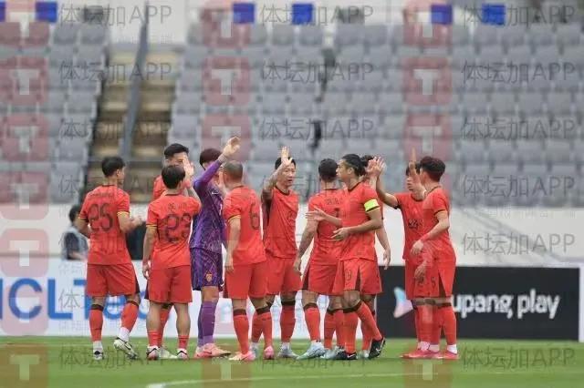 震惊！ [东亚杯]张玉宁助攻黄政宇破门国足1比0中国香港