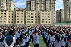 内蒙古各盟市少先队开展新学期主题升旗仪式图片