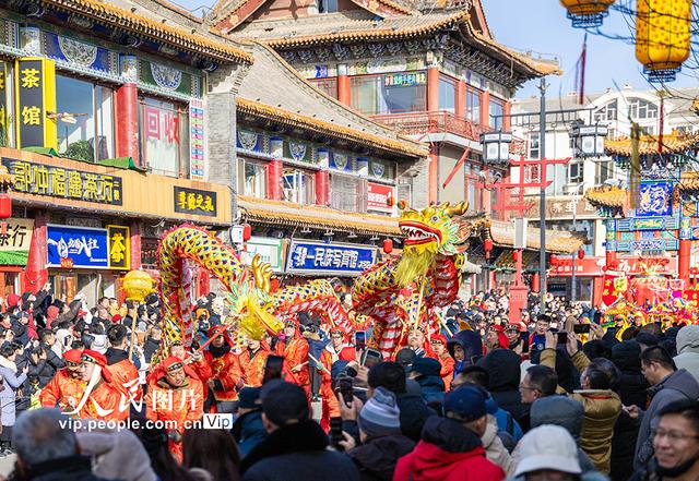 内蒙古呼和浩特：文化庙会贺新春