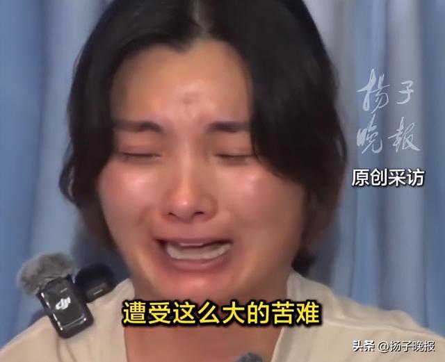 12岁女孩被继母关厕所17天虐待致死，生母：为了孩子不吃苦才托付给她爸爸；村民称女童常坐在村口说想找妈妈