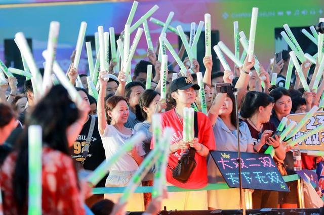 最燃城市BGM！新民大街历史文化街区街头音乐会火热开唱！